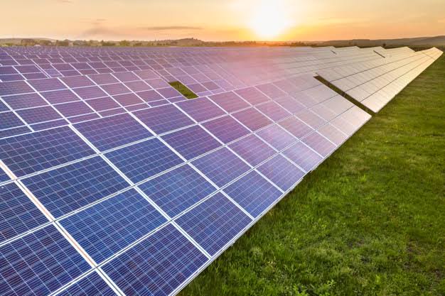 Güneş Pillerinden Enerji Bağımsızlığına: Ev Bataryaları Devrimi