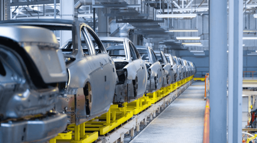 Otomotiv Sektöründe Yeni Trendler: Elektrikli Araçların Yükselişi ve Geleneksel Markaların Mücadelesi