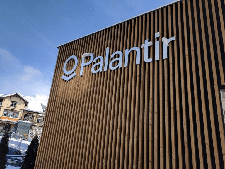 Palantir'in Birleşik Krallık'taki Savunma Anlaşması ve Yatırımları Genişliyor