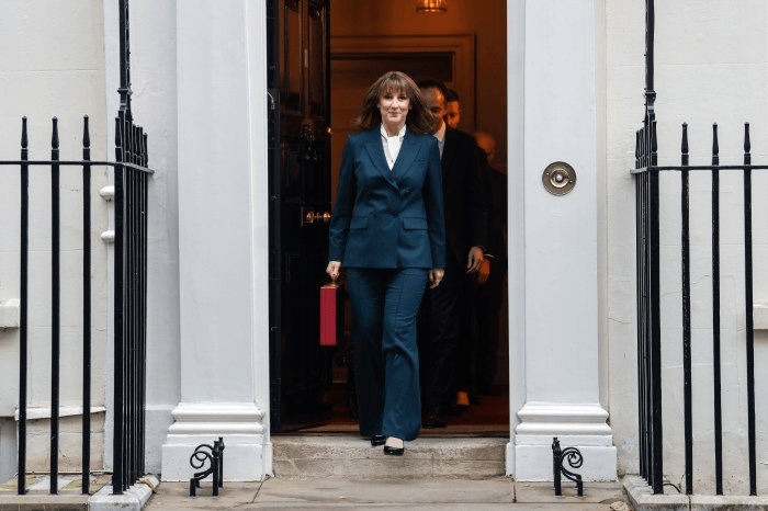 Birleşik Krallık'ta Fintek ve Yapay Zeka Sektörleri Güçlü Büyüyor