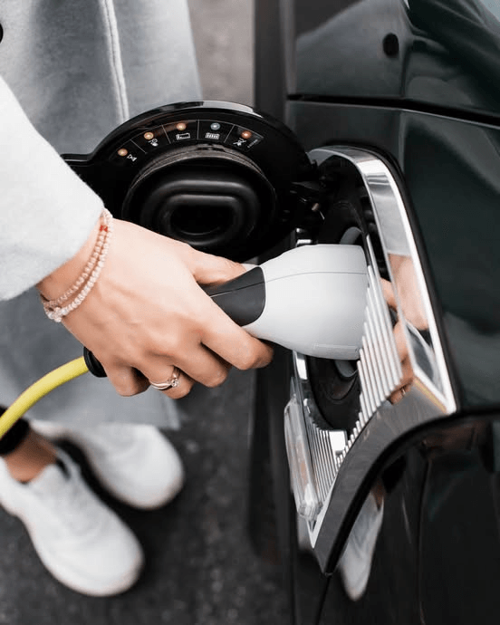 Uber'den Elektrikli Dönüşüm: 'Uber Electric' Geliyor