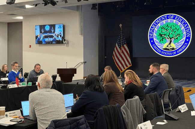 ABD'de 644 Bin Öğrenci Risk Altında: Düşük Kazançlı Derecelere Kredi Yasağı Geliyor